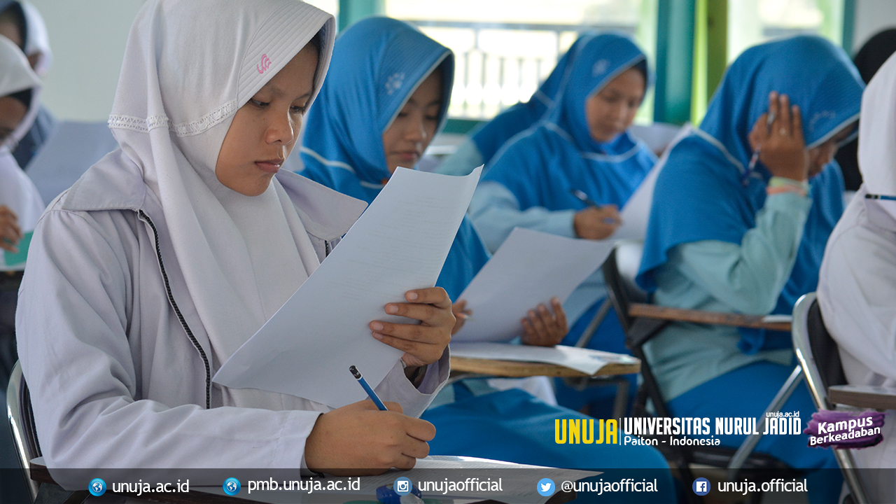 Puluhan Pelajar Se-Jawa Timur Adu Prestasi dalam English Olympiad 2023