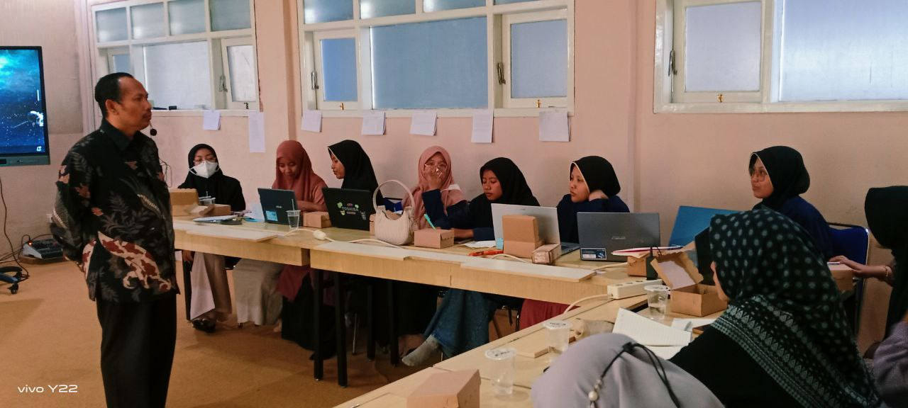 Pelatihan Metode Penelitian Tingkatkan Kompetensi Akademik Mahasiswa PBI